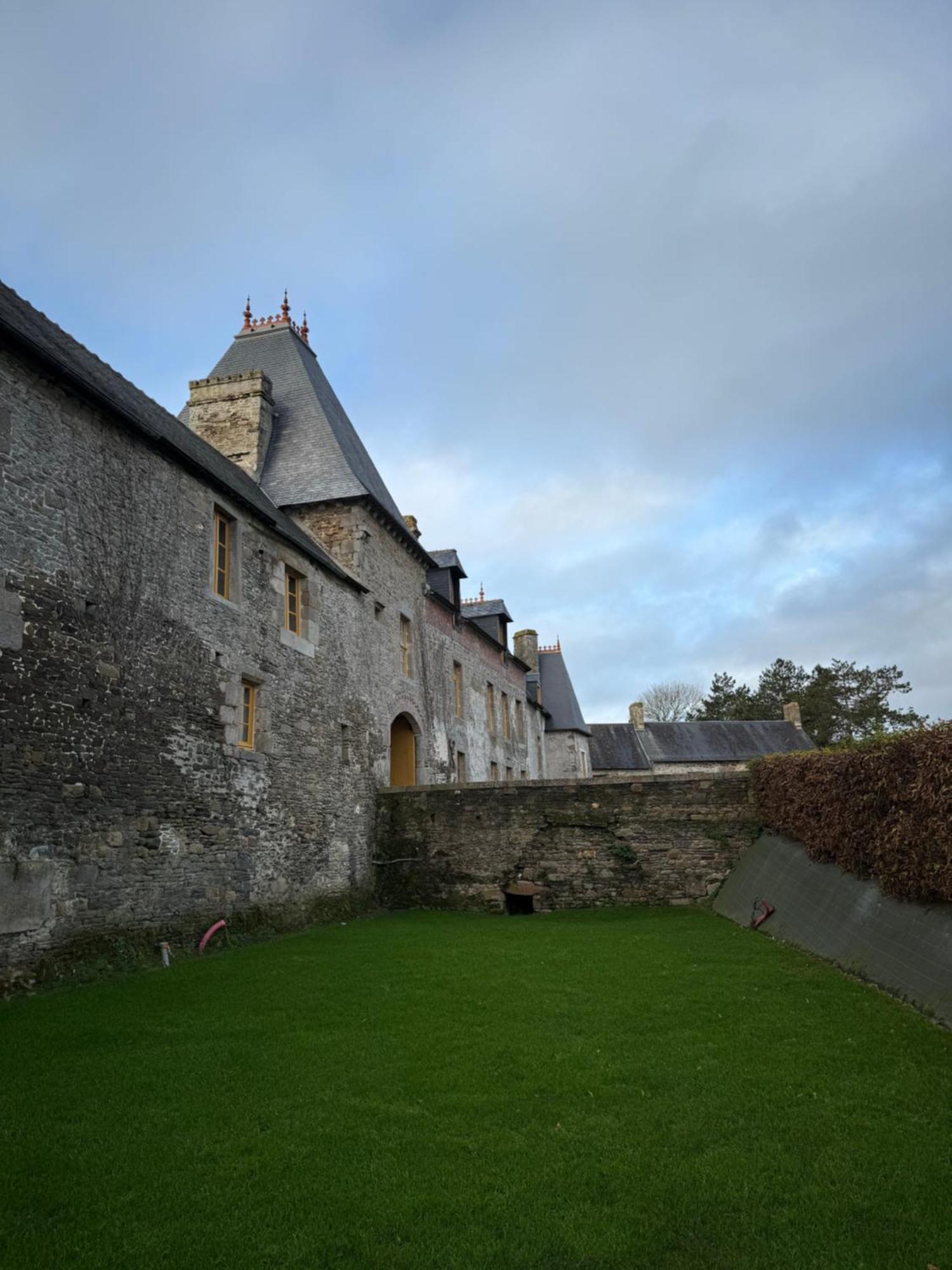 Domaine Du Manoir De Vains Hotell Exteriör bild