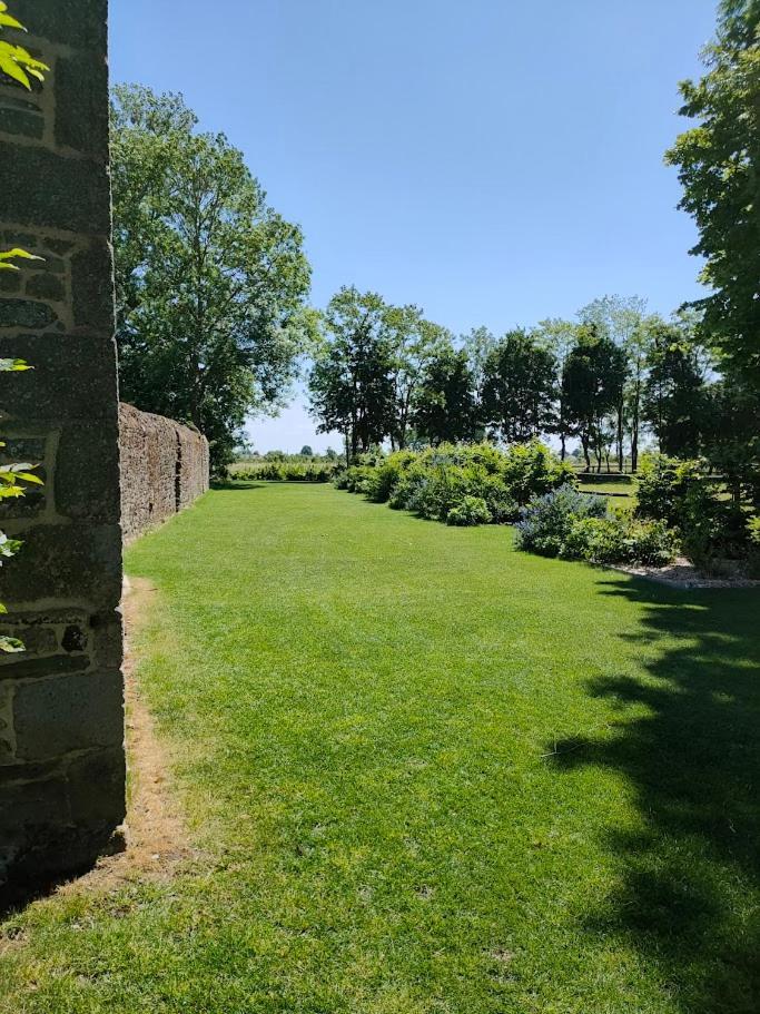 Domaine Du Manoir De Vains Hotell Exteriör bild